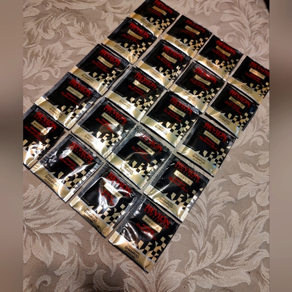 🖤 Shampoo Sample Set of 20 - Revlon Realistic Black Seed Oil Strengthening 10ml - Picture 2 of 11